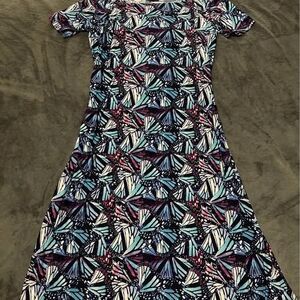 Plus Size Women’s Beautiful Butterfly Print Cold-Shoulder Dress